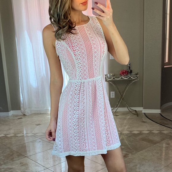 Gianni Bini Dresses & Skirts - Gianni Bini White Coral Lace Fit & Flare Dress